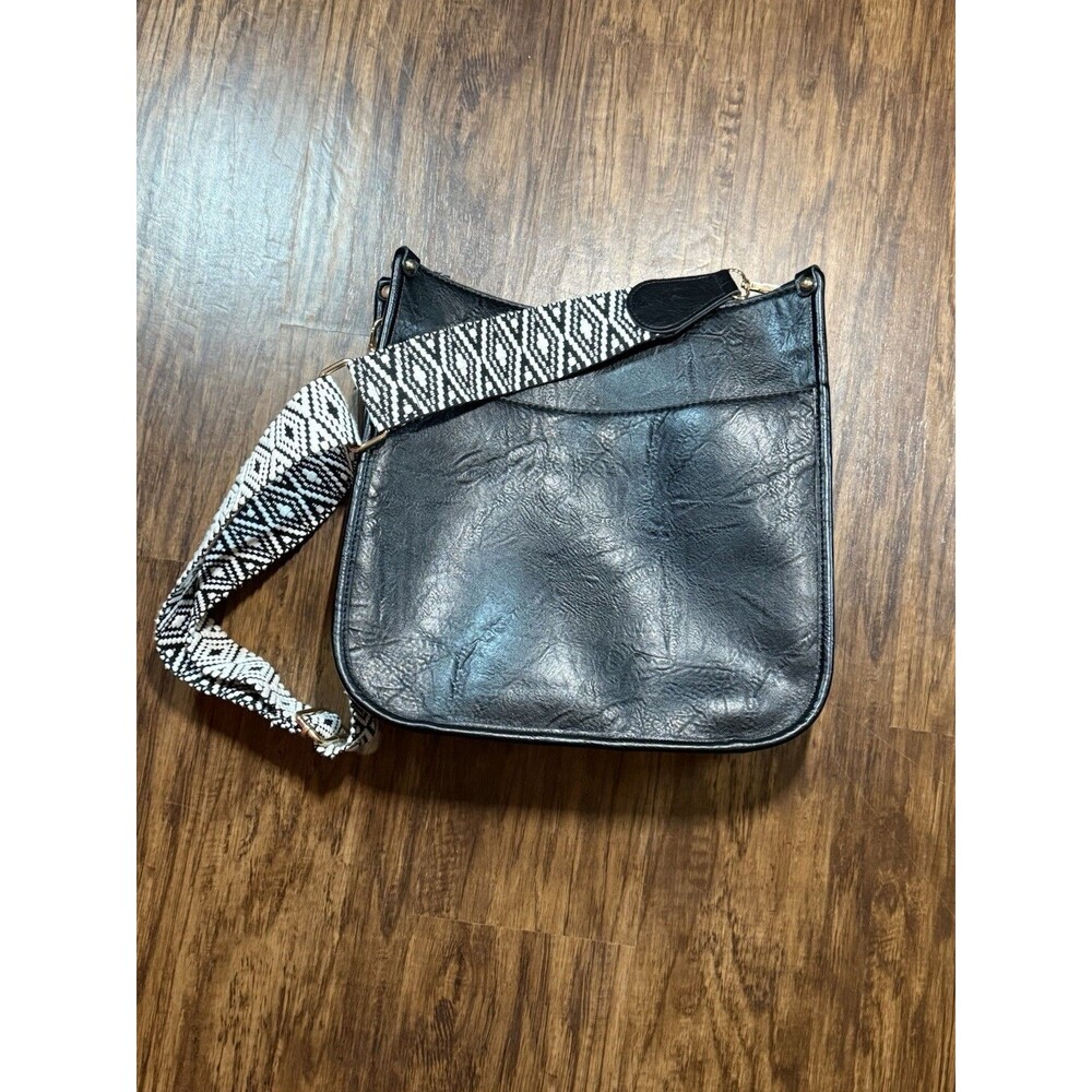Jen & Co. Chloe Vegan Crossbody Black Adjustable Strap